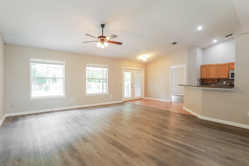 2,200/Mo, 1299 Summit Oaks Dr E Jacksonville, FL 32221 Living Room View 3
