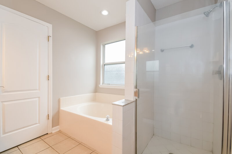 2,185/Mo, 1299 Summit Oaks Dr E Jacksonville, FL 32221 Main Bathroom View