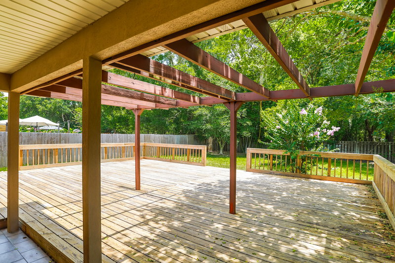 2,200/Mo, 1299 Summit Oaks Dr E Jacksonville, FL 32221 Backyard View