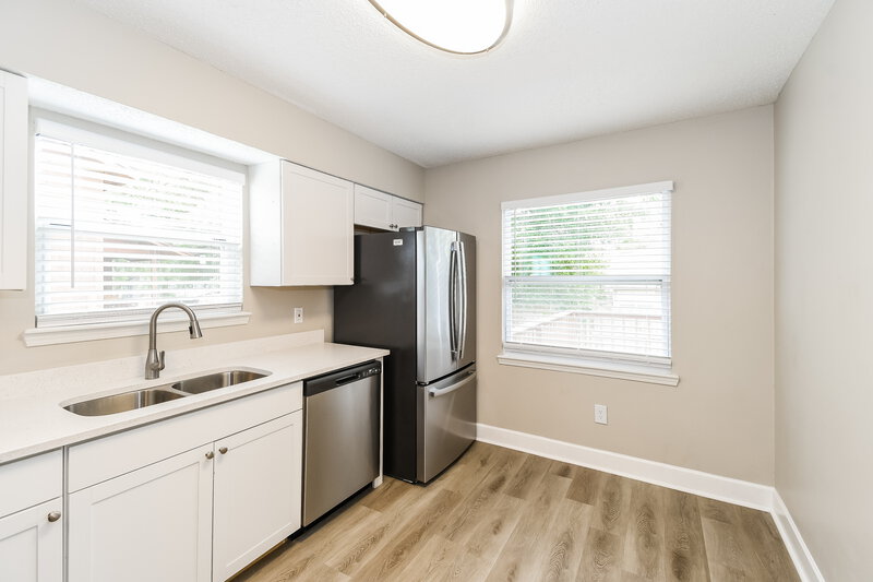 1,760/Mo, 8070 Marseilles Dr Jacksonville, FL 32277 Kitchen View