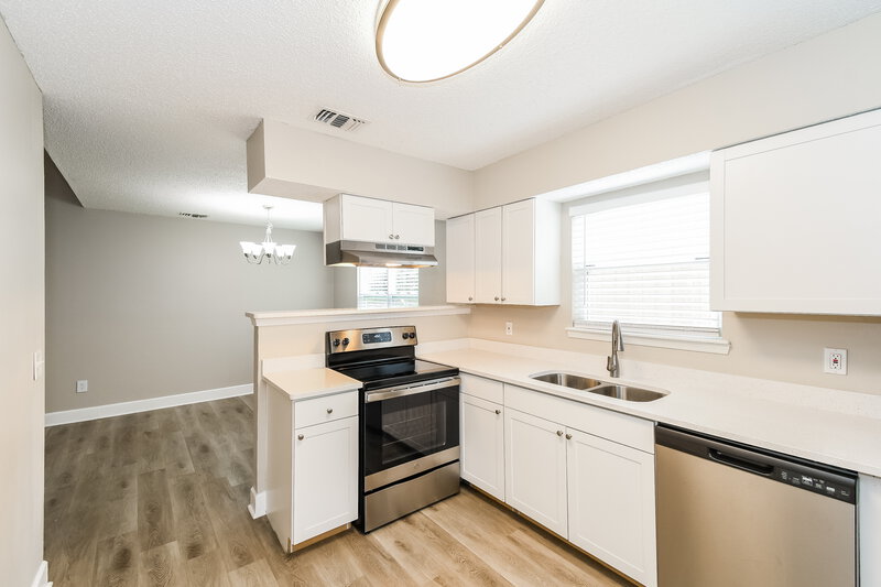 1,760/Mo, 8070 Marseilles Dr Jacksonville, FL 32277 Kitchen View 2