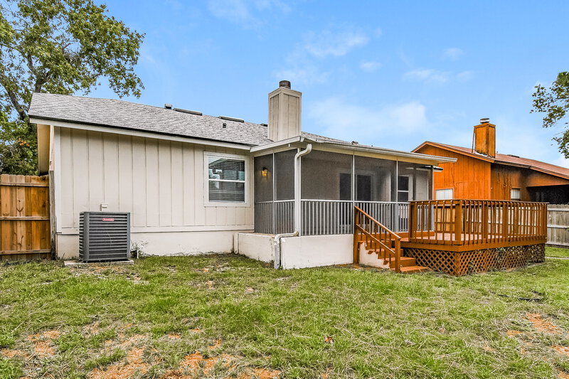 1,760/Mo, 8070 Marseilles Dr Jacksonville, FL 32277 Rear View