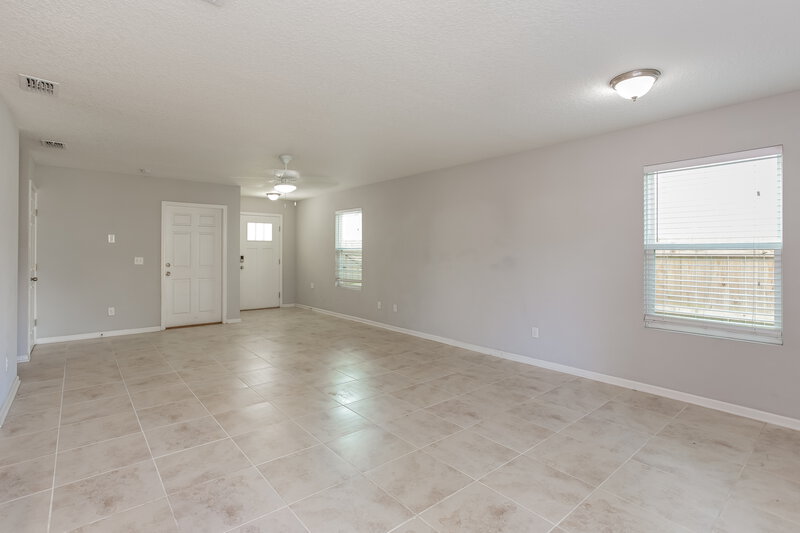 3,360/Mo, 8349 Highfield Ave Jacksonville, FL 32216 Living Room View 4