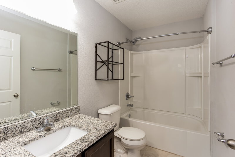 3,360/Mo, 8349 Highfield Ave Jacksonville, FL 32216 Bathroom View