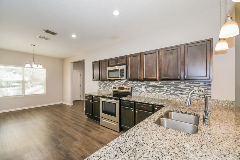 1,890/Mo, 6968 Loris Ln Jacksonville, FL 32222 Kitchen View