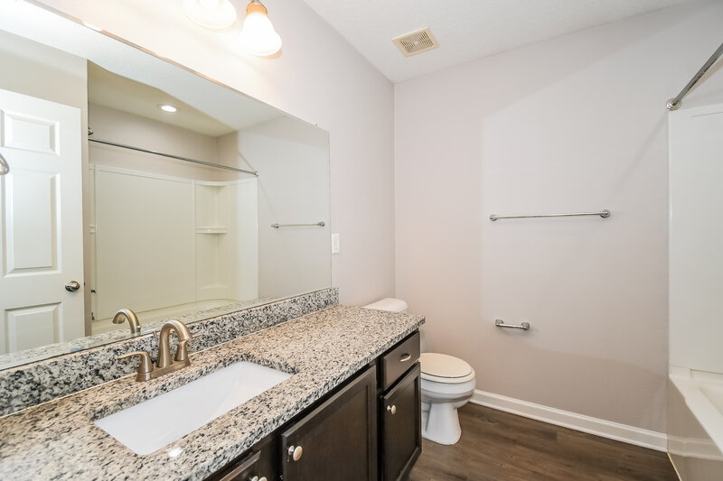 1,890/Mo, 6968 Loris Ln Jacksonville, FL 32222 Bathroom View