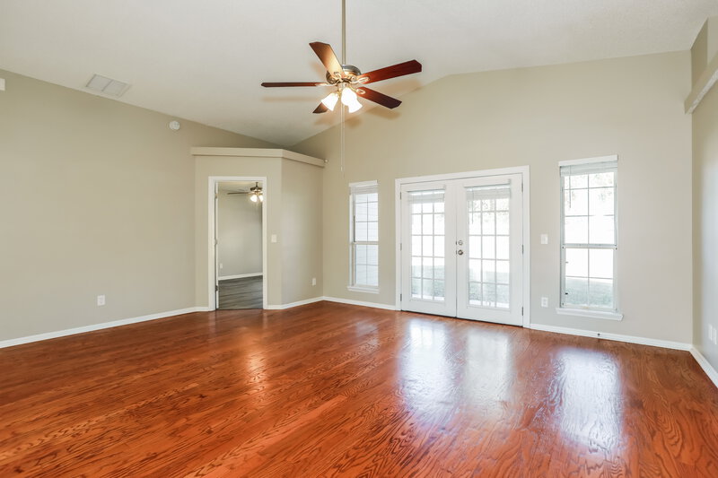 1,700/Mo, 8857 Spring Harvest Ln E Jacksonville, FL 32244 Living Room View