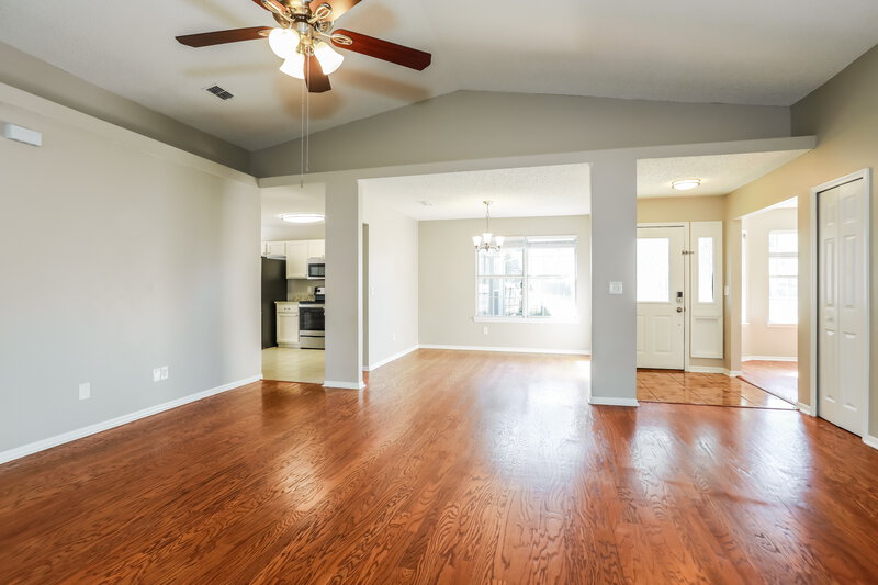 1,700/Mo, 8857 Spring Harvest Ln E Jacksonville, FL 32244 Dining Room View