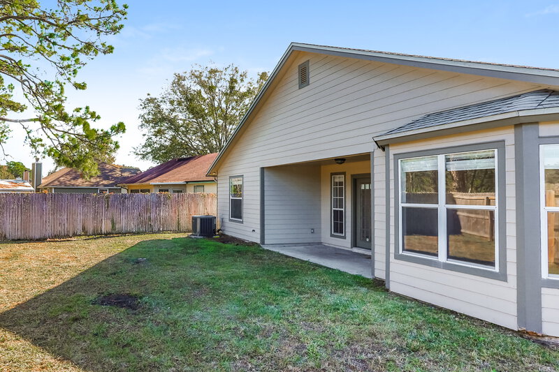 1,700/Mo, 8857 Spring Harvest Ln E Jacksonville, FL 32244 Rear View 2