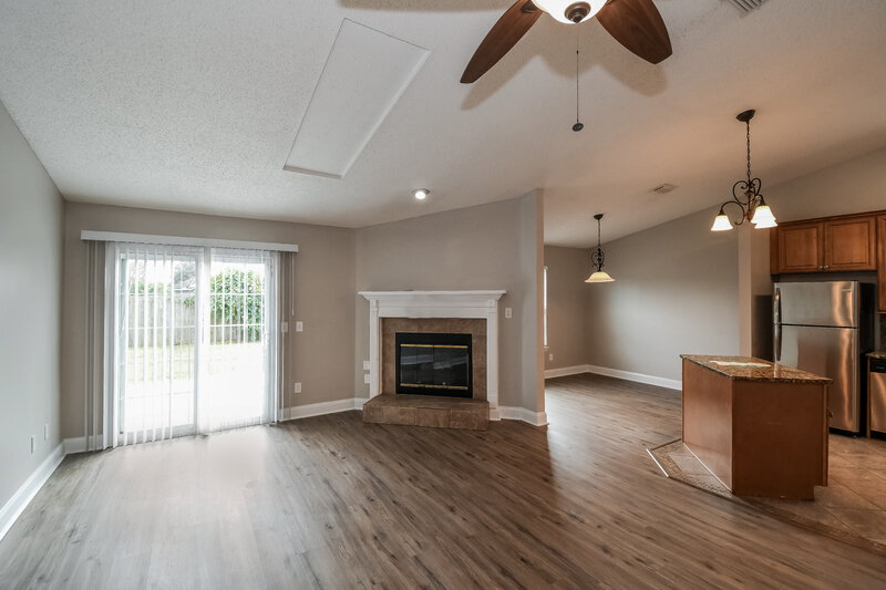 1,790/Mo, 8544 Moss Pointe Trl N Jacksonville, FL 32244 Living Room View