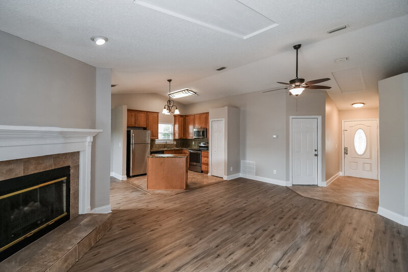 1,790/Mo, 8544 Moss Pointe Trl N Jacksonville, FL 32244 Dining Room View