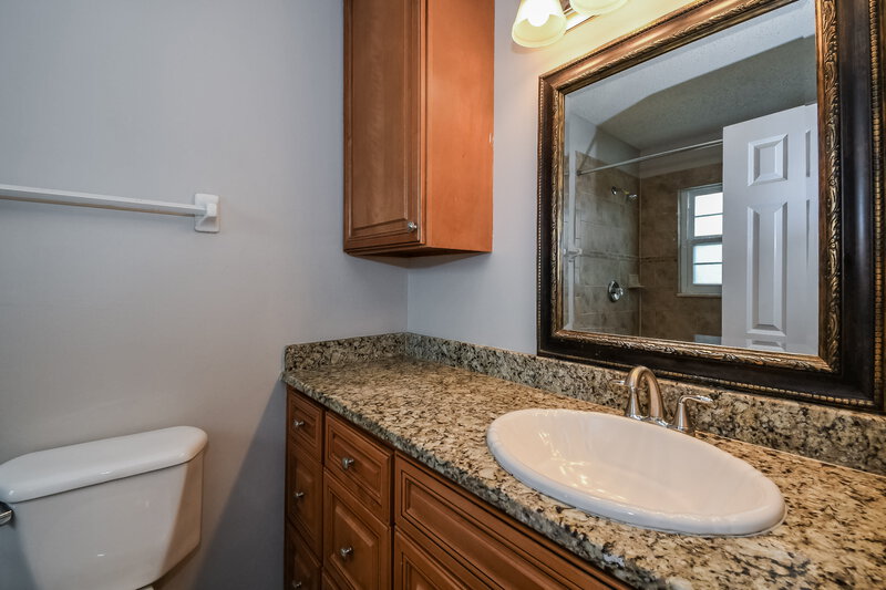 1,790/Mo, 8544 Moss Pointe Trl N Jacksonville, FL 32244 Main Bathroom View