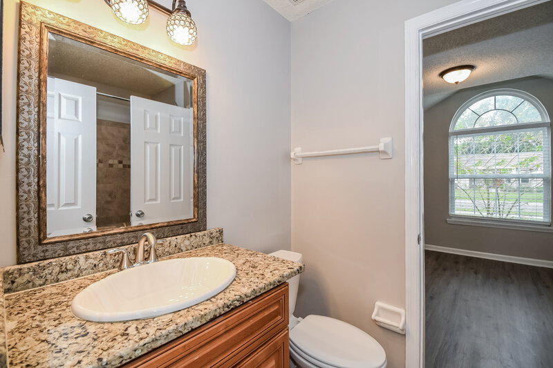 1,790/Mo, 8544 Moss Pointe Trl N Jacksonville, FL 32244 Bathroom View