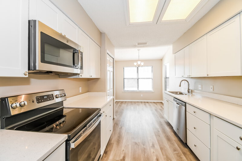 2,660/Mo, 8551 Chadwell Ct Jacksonville, FL 32244 Kitchen View