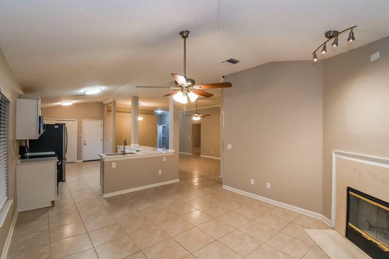 1,950/Mo, 7686 Spring Branch Ct Jacksonville, FL 32221 Living Room View