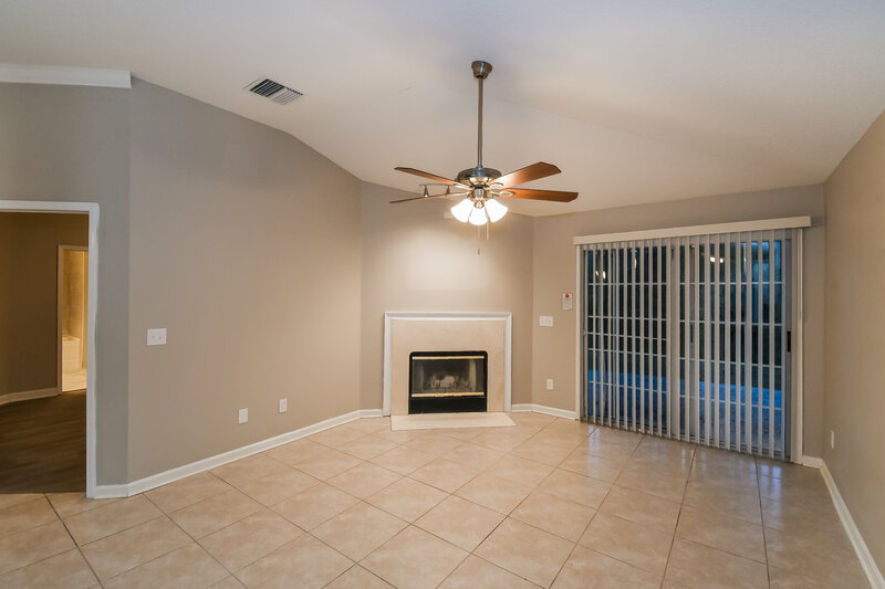 1,950/Mo, 7686 Spring Branch Ct Jacksonville, FL 32221 Family Room View