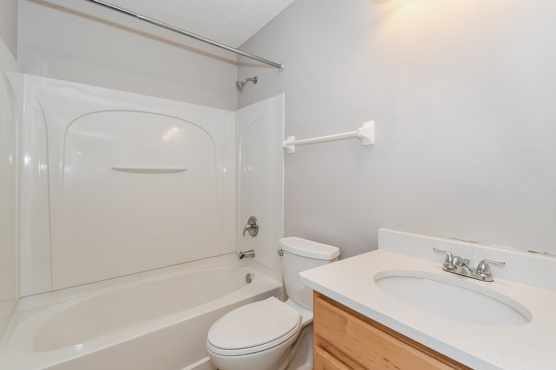 2,050/Mo, 228 Prince Phillip Dr Saint Augustine, FL 32092 Bathroom View
