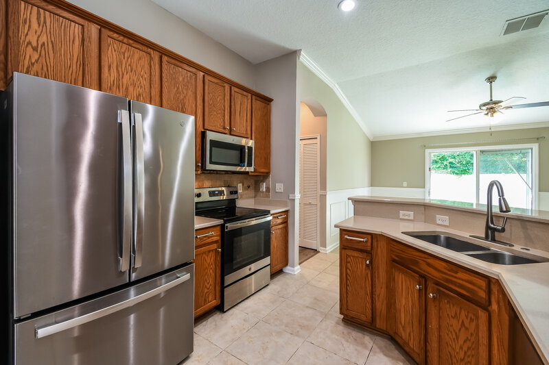 1,940/Mo, 12568 White Cedar Trl Jacksonville, FL 32226 Kitchen View