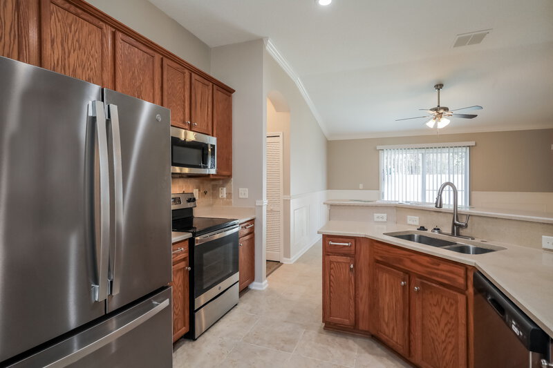 2,620/Mo, 12568 White Cedar Trl Jacksonville, FL 32226 Kitchen View
