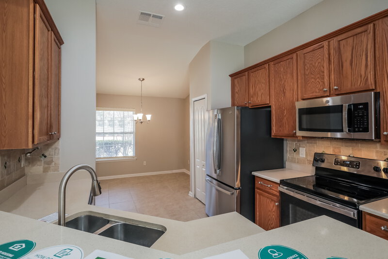 2,620/Mo, 12568 White Cedar Trl Jacksonville, FL 32226 Kitchen View 2