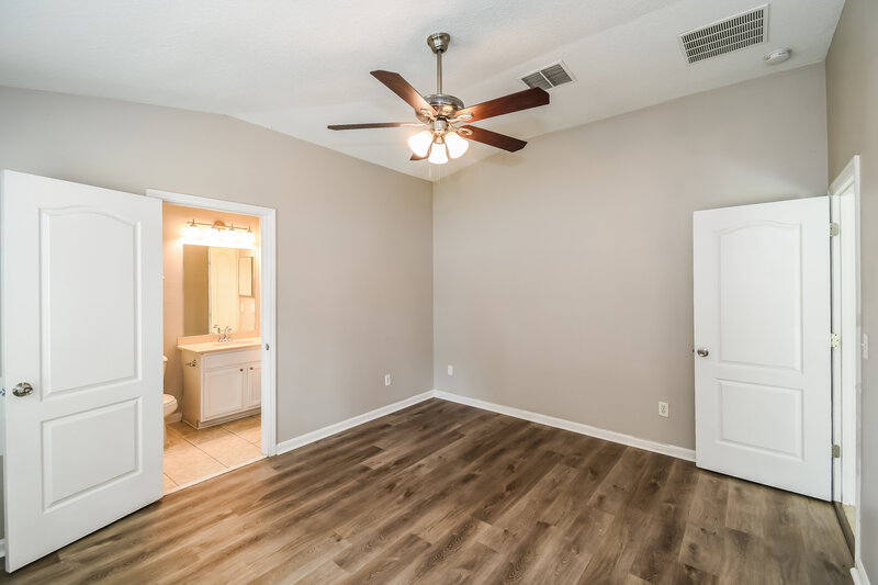 1,940/Mo, 12568 White Cedar Trl Jacksonville, FL 32226 Main Bedroom View 2