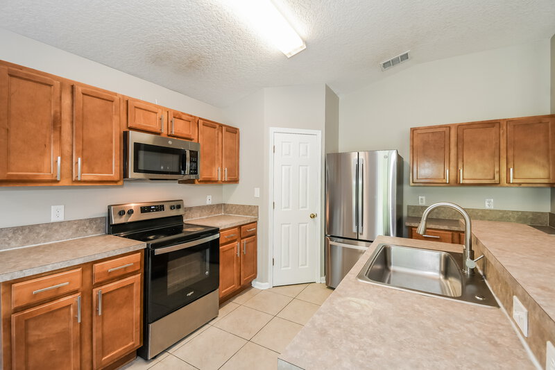 2,025/Mo, 2533 Spring Pond Jacksonville, FL 32221 Kitchen View