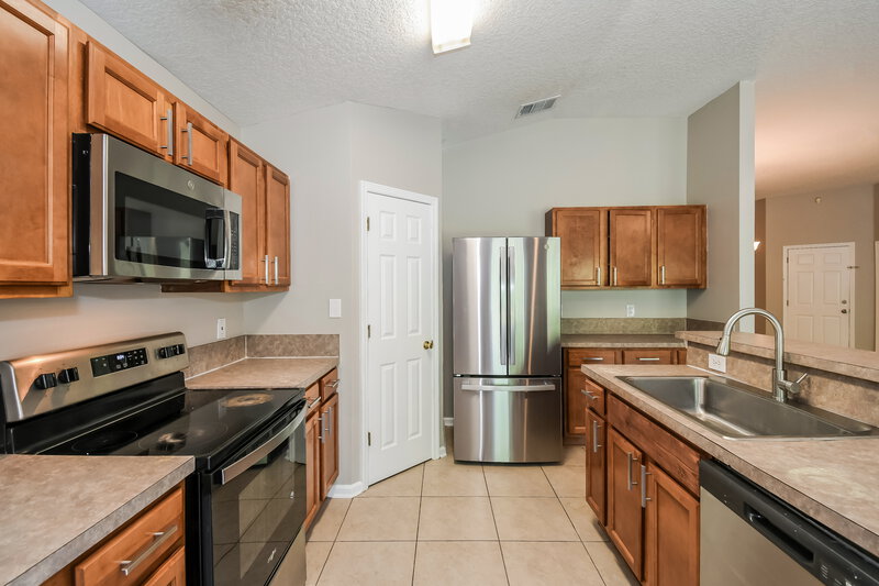 2,025/Mo, 2533 Spring Pond Jacksonville, FL 32221 Kitchen View 2