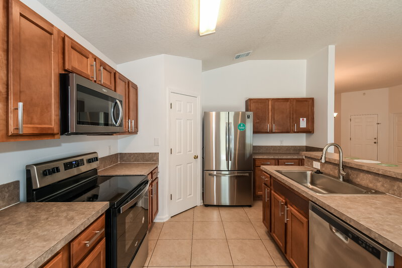 2,010/Mo, 2533 Spring Pond Jacksonville, FL 32221 Kitchen View 2