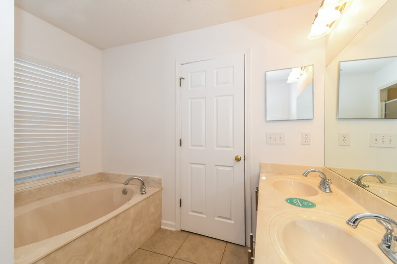 2,010/Mo, 2533 Spring Pond Jacksonville, FL 32221 Main Bathroom View 2