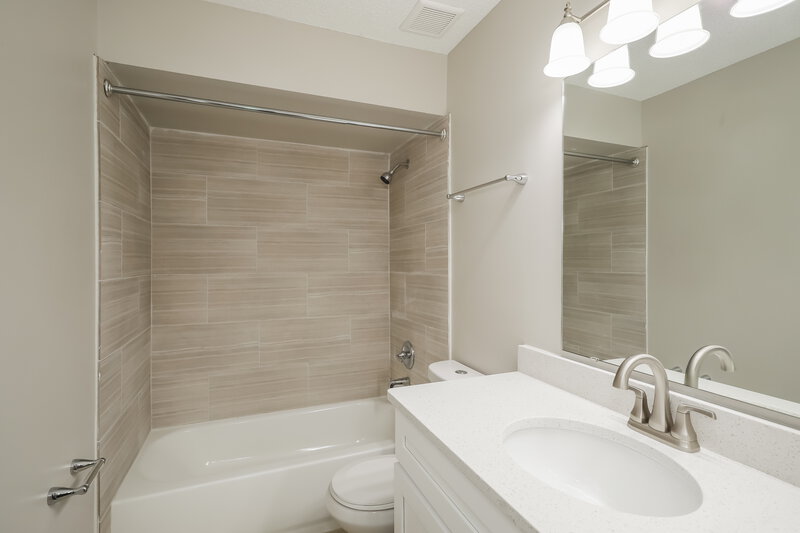 2,095/Mo, 4142 Cransley Pl Jacksonville, FL 32257 Bathroom View