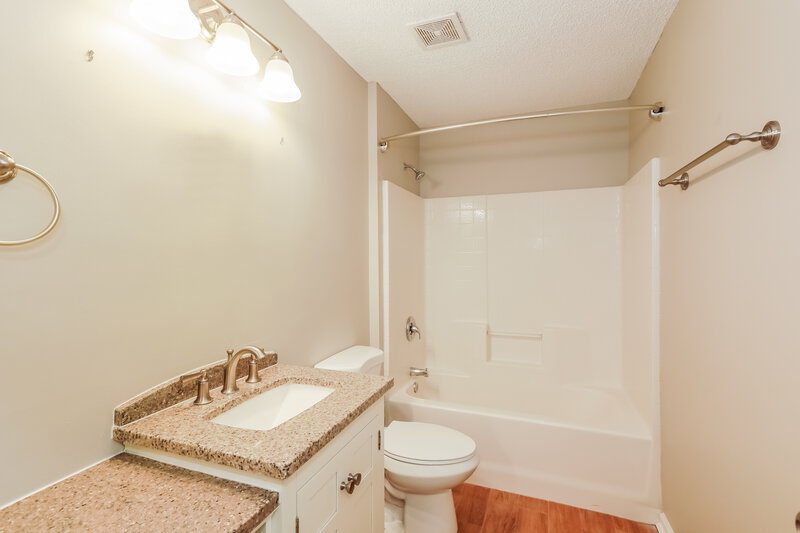 2,005/Mo, 421 Mackenzie Cir Saint Augustine, FL 32092 Bathroom View