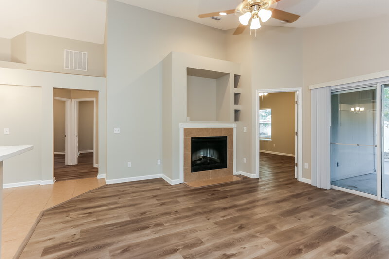 2,680/Mo, 10944 Campus Heights Ln Jacksonville, FL 32218 Living Room View 2