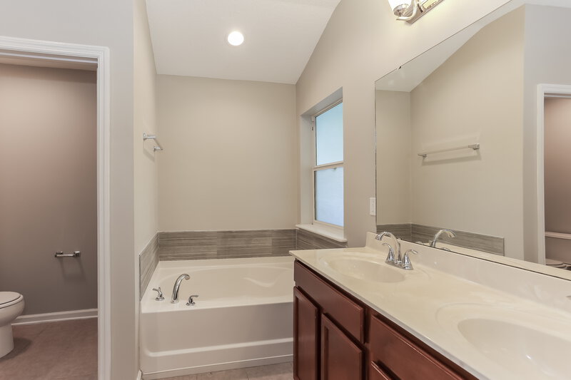 2,680/Mo, 10944 Campus Heights Ln Jacksonville, FL 32218 Main Bathroom View