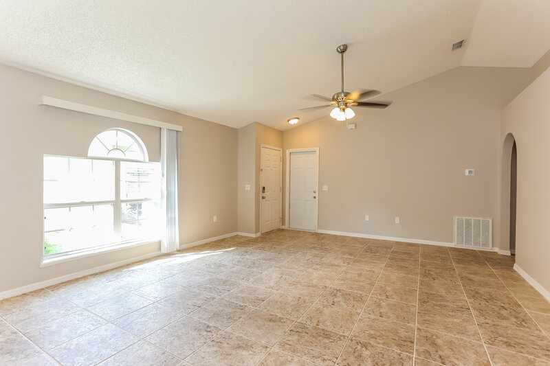1,980/Mo, 3467 Net Ct Jacksonville, FL 32277 Living Room View 2