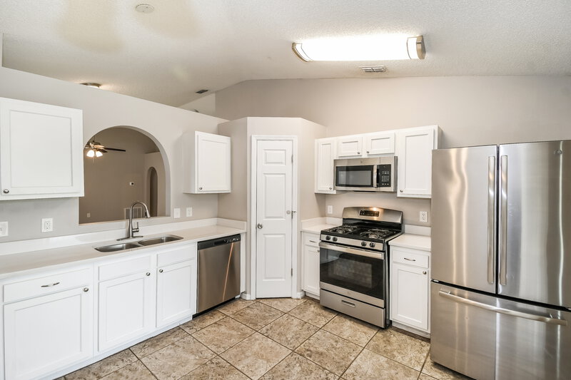 1,970/Mo, 3467 Net Ct Jacksonville, FL 32277 Kitchen View