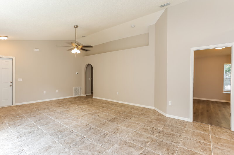 1,980/Mo, 3467 Net Ct Jacksonville, FL 32277 Living Room View 3