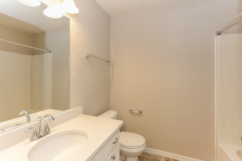 1,980/Mo, 3467 Net Ct Jacksonville, FL 32277 Bathroom View