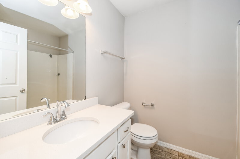 1,970/Mo, 3467 Net Ct Jacksonville, FL 32277 Bathroom View 2