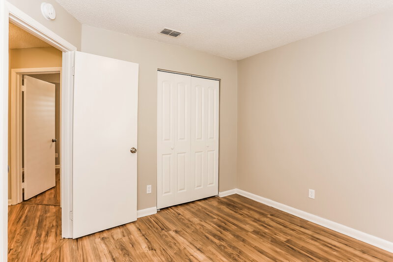 1,630/Mo, 8781 Pinevalley Ln Jacksonville, FL 32244 Bedroom View