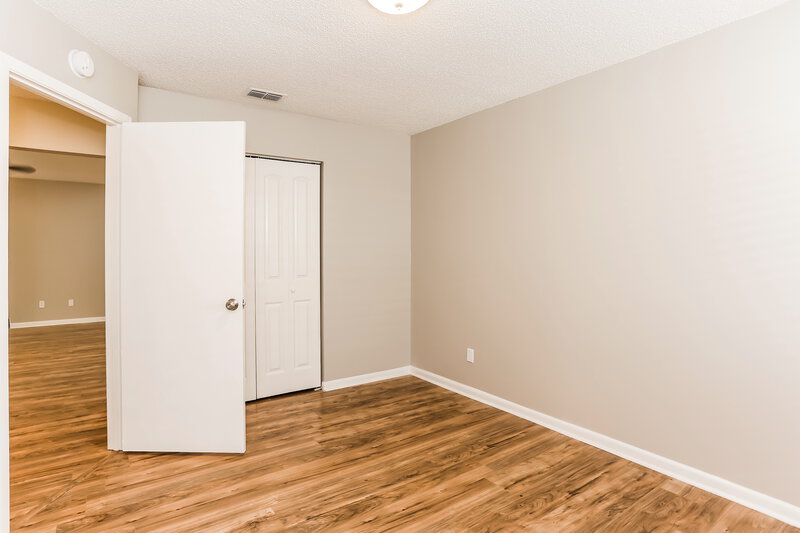 1,630/Mo, 8781 Pinevalley Ln Jacksonville, FL 32244 Bedroom View 2