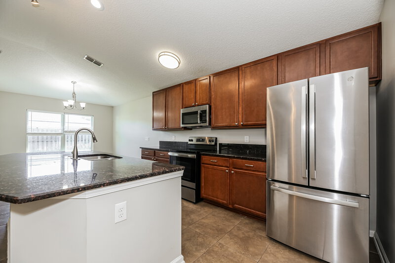 2,120/Mo, 1672 Night Owl Trl Middleburg, FL 32068 Kitchen View