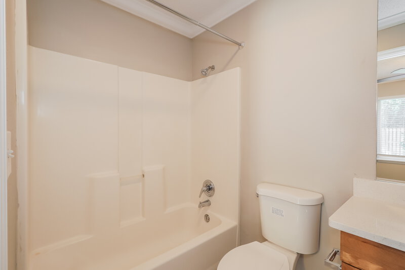 1,710/Mo, 934 Wynfield Cir Saint Augustine, FL 32092 Main Bathroom View