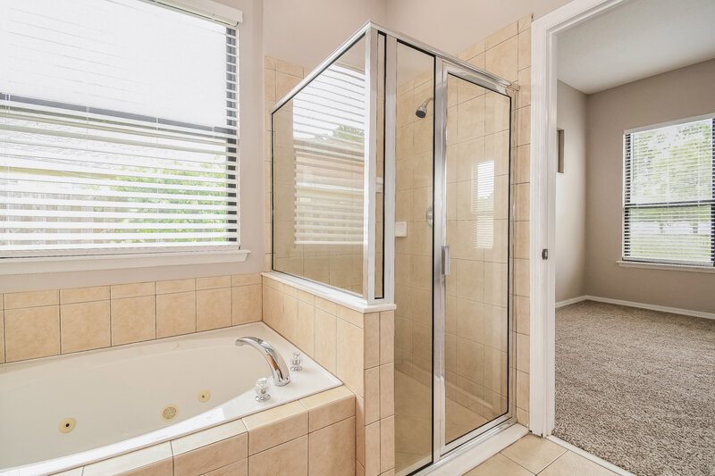 2,425/Mo, 3285 Highland Mill Ln Orange Park, FL 32065 Main Bathroom View 2