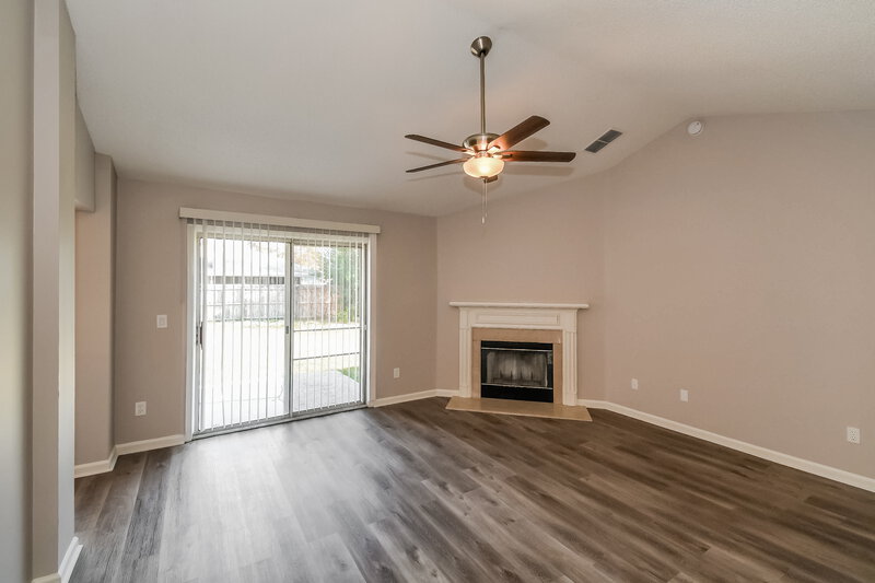 2,125/Mo, 3333 Yucatan Pl Jacksonville, FL 32225 Living Room View