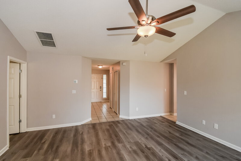 2,125/Mo, 3333 Yucatan Pl Jacksonville, FL 32225 Living Room View 2