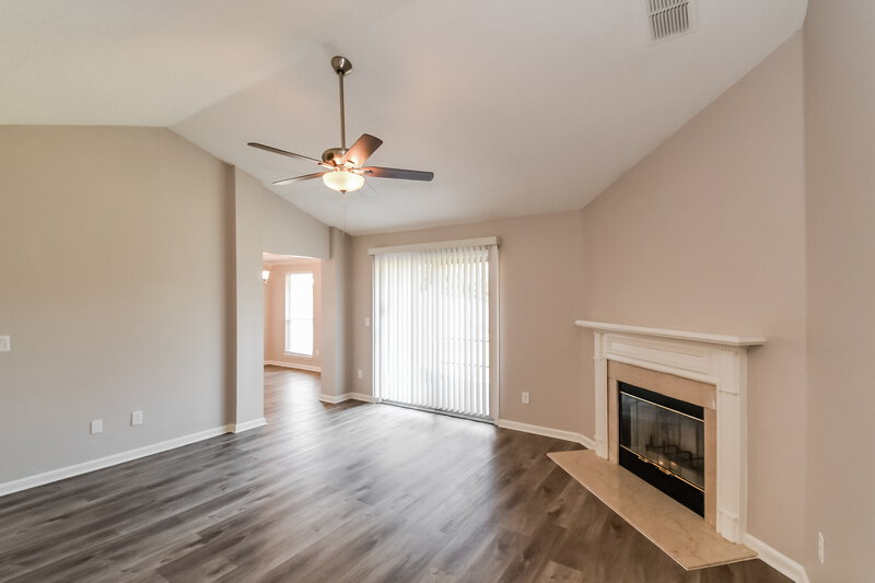 2,125/Mo, 3333 Yucatan Pl Jacksonville, FL 32225 Living Room View 3