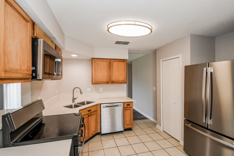 2,125/Mo, 3333 Yucatan Pl Jacksonville, FL 32225 Kitchen View 2