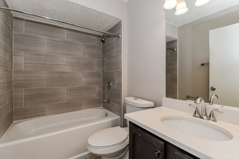 2,125/Mo, 3333 Yucatan Pl Jacksonville, FL 32225 Bathroom View