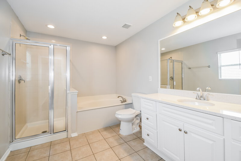 1,845/Mo, 7532 Lirope St Jacksonville, FL 32244 Main Bathroom View