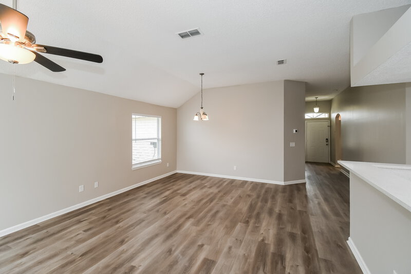 1,805/Mo, 12668 Black Angus Dr Jacksonville, FL 32226 Living Room View 3